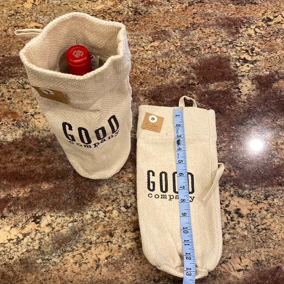 Mud Pie Burlap Wine Tote w/ attached matching cream tie wrap, GOOD company, NWT - Picture 3 of 10